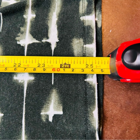 Hudson North- Green and White abstract Turtleneck- size large - Picture 9 of 12